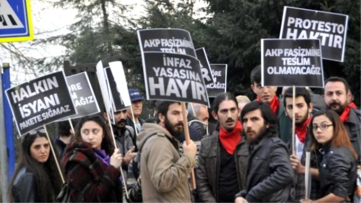 İç Güvenlik Yasa Tasarısı İzmit\'te Protesto Edildi