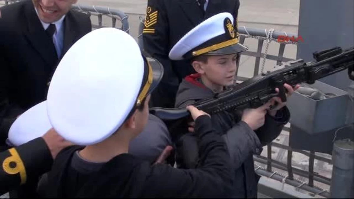 Kocaeli Korumaya Muhtaç Çocuklar Donanma Komutanlığı\'nda Ağırlandı