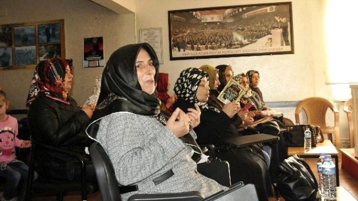 MHP Kadın Kolları\'ndan Çakıroğlu İçin Yasin-i Şerif