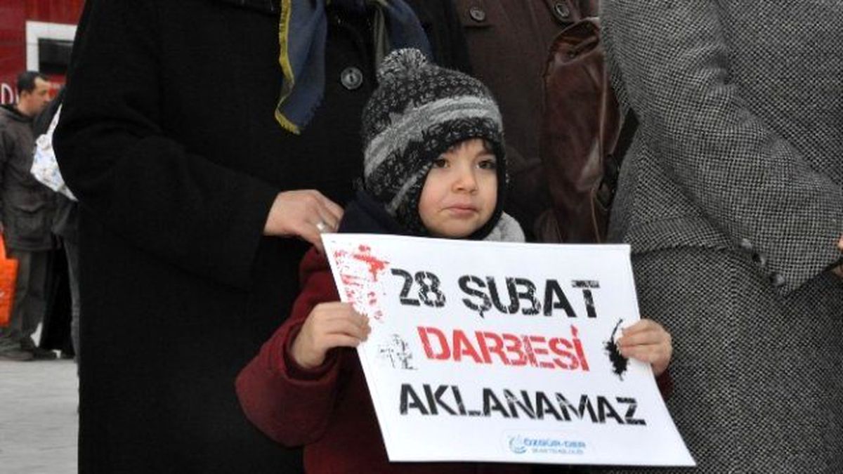 Sivas\'ta 28 Şubat Darbesi Protesto Edildi