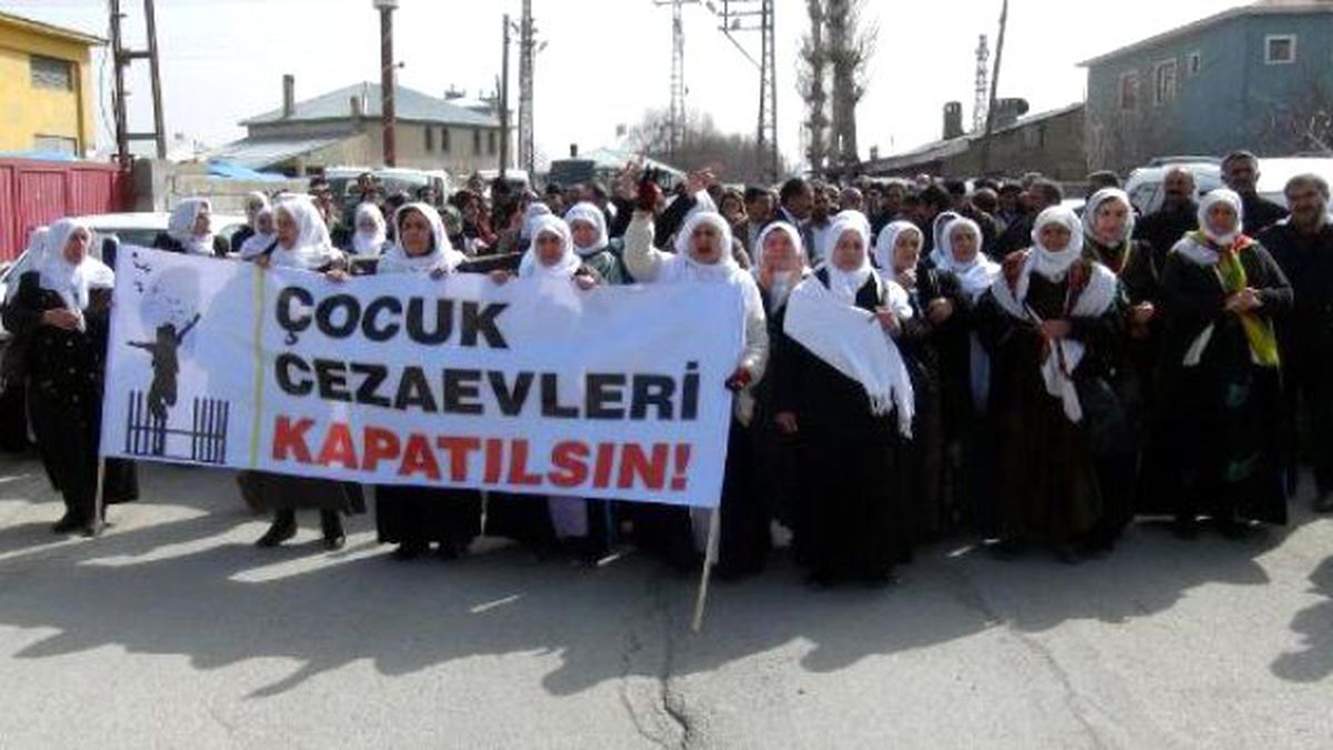 Van M Tipi Cezaevi Önünde Oturma Eylemi
