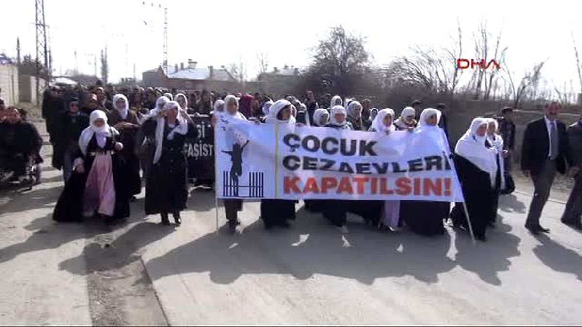 Van M Tipi Cezaevi Önünde Oturma Eylemi