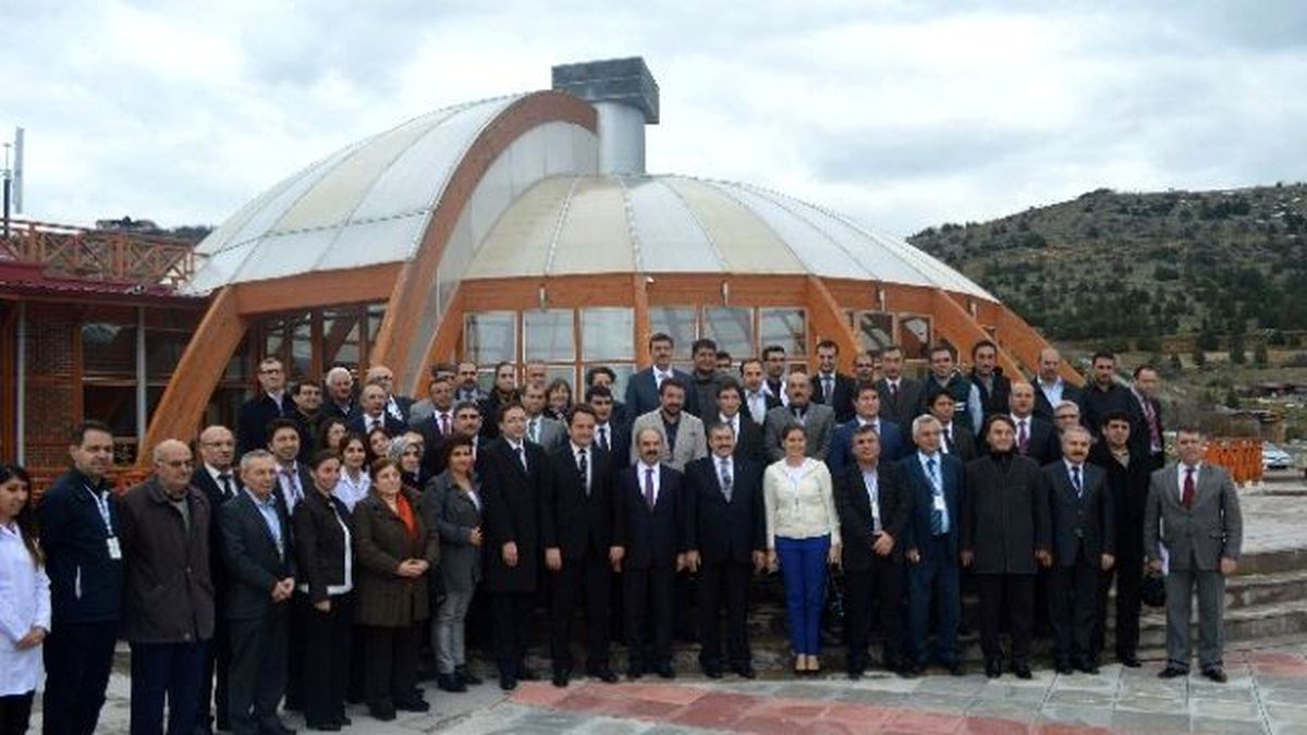 Bakan Eroğlu\'ndan İstanbul\'dan Aday Olacağı Söylentileriyle İlgili Açıklama