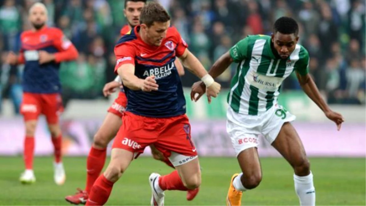 Bursaspor, Mersin İdmanyurdu\'nu 2-1 Yendi