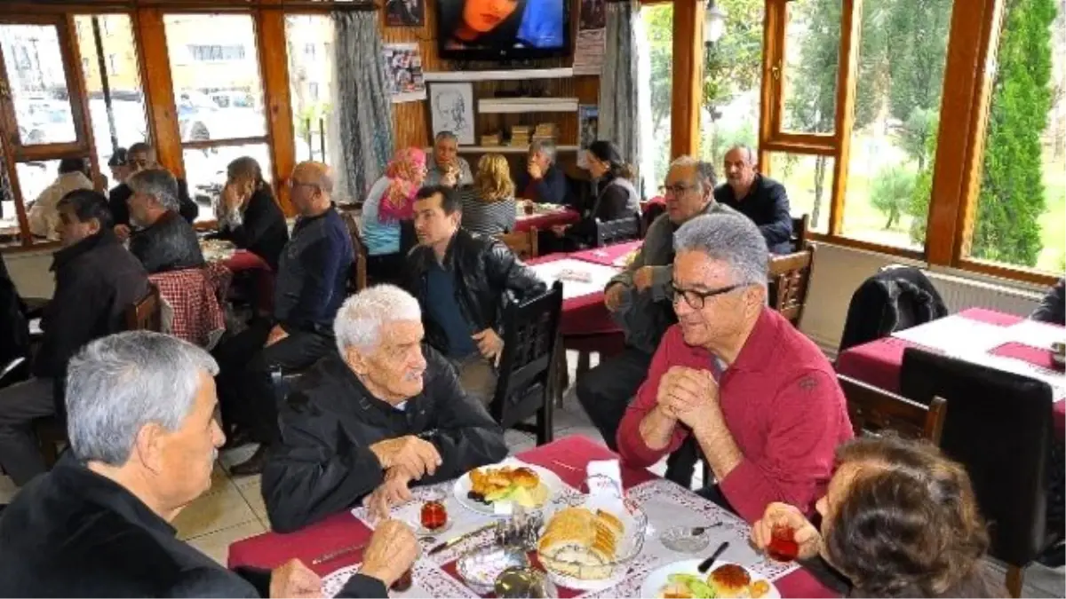 CHP Zonguldak Milletvekili Aday Adayı Şerafettin Turpçu, Kozlulu Üyelerle Kahvaltıda Bir Araya Geldi