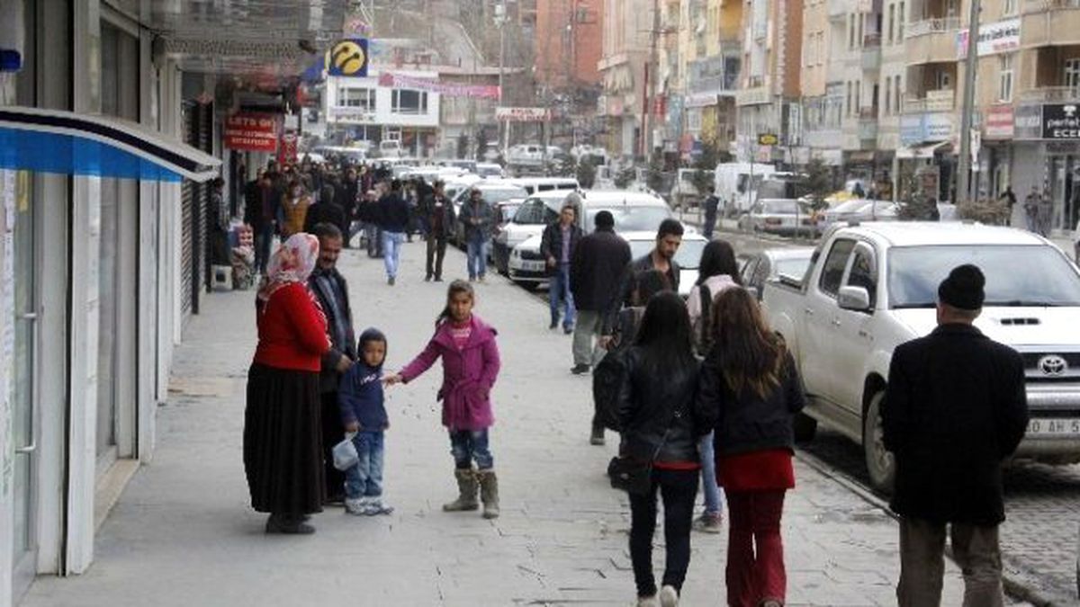 Hakkari\'de \'Silah Bırakma Çağrısı\' Sevinci