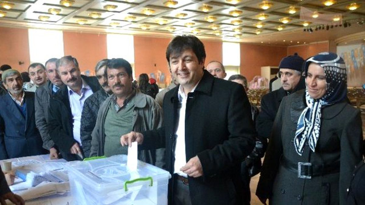 Isparta AK Parti\'de Temayül Heyecanı