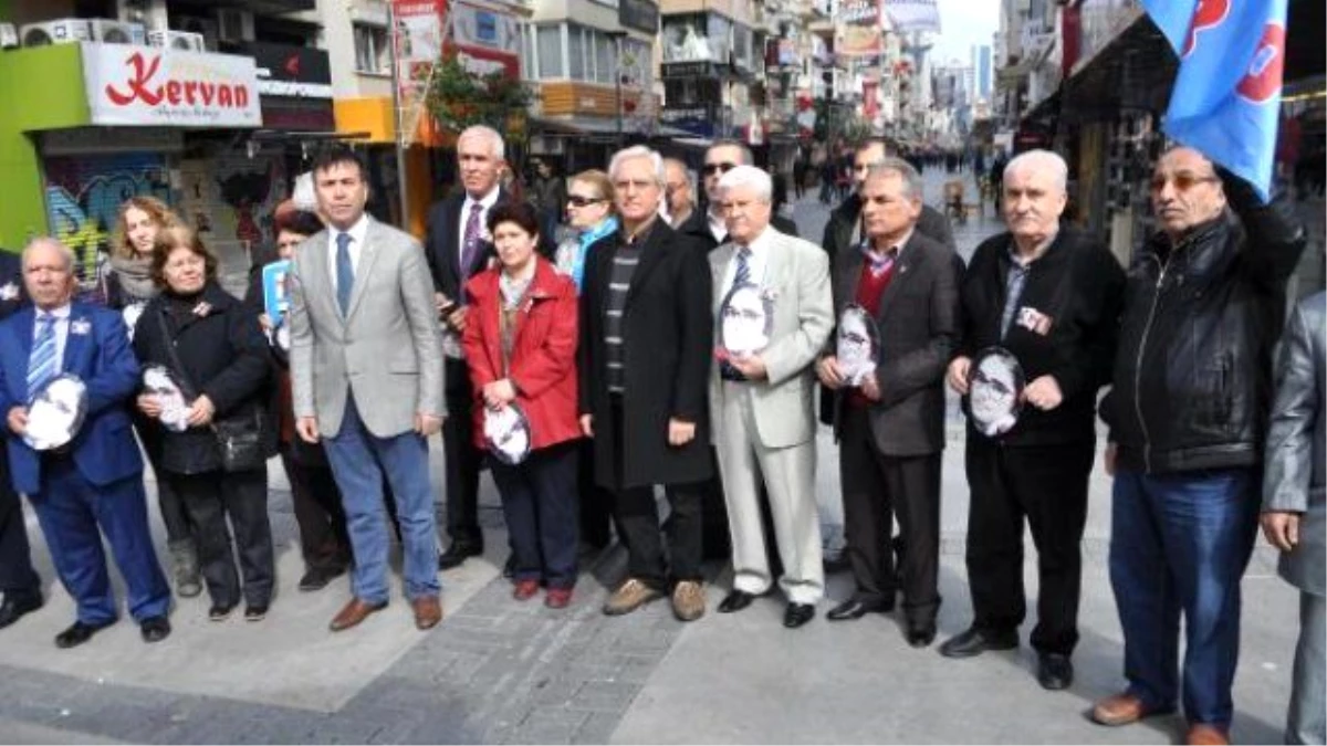 İzmir\'de DSP\'lilerden Etek Yerine Maskeli Eylem