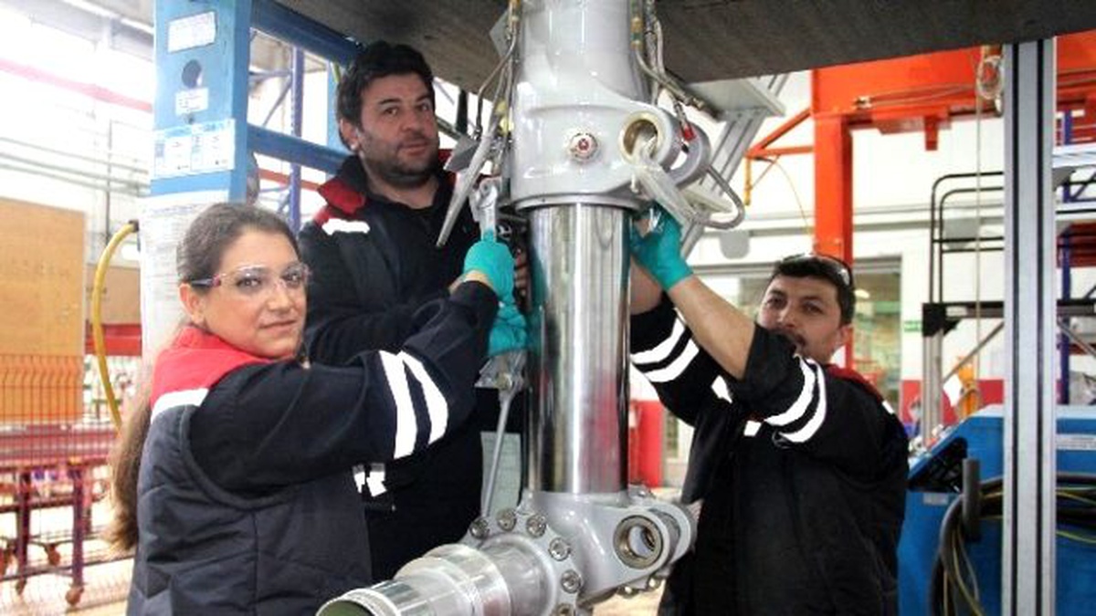 Türk Hava Yolları Uçaklarına Kadın Eli Değdi