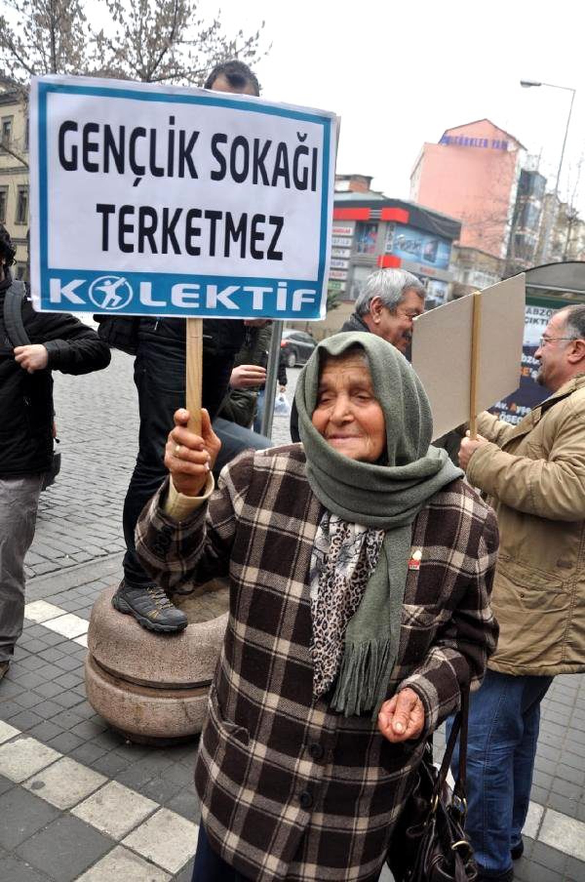 Trabzon\'da, İç Güvenlik Yasa Tasarısı\'na Tepki Yürüyüşü