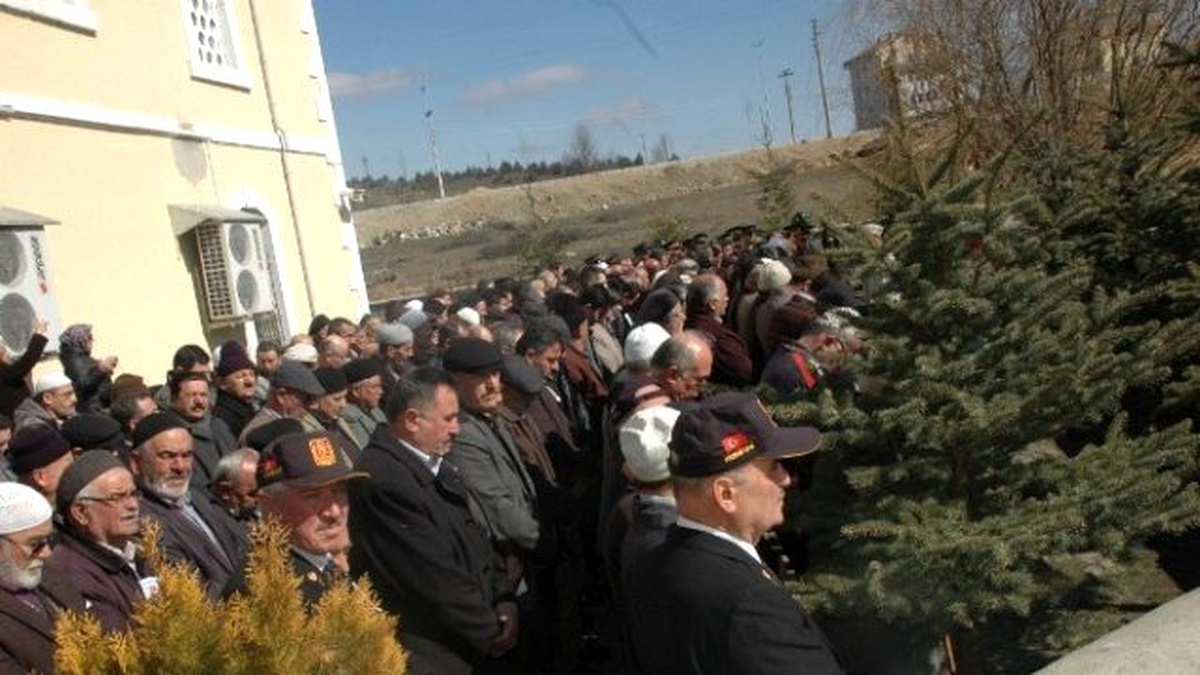 86 Yaşındaki Kore Gazisi Remzi Bayrak\'a Son Görev