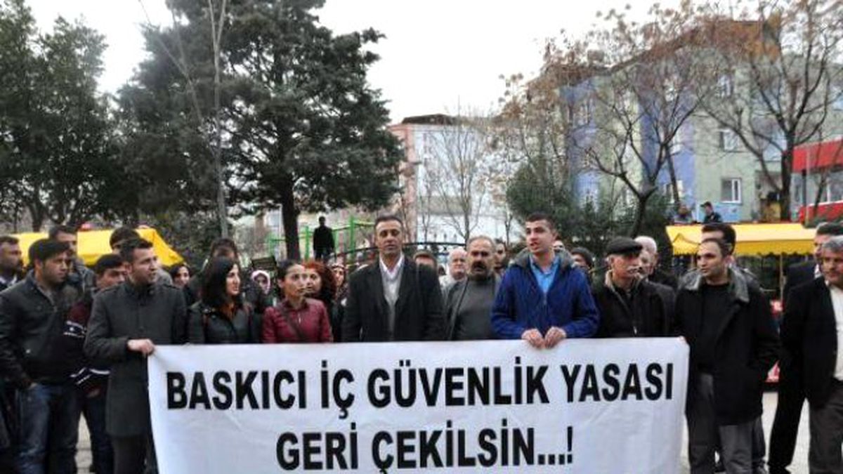 Adıyaman\'da İç Güvenlik Paketi Protestosu