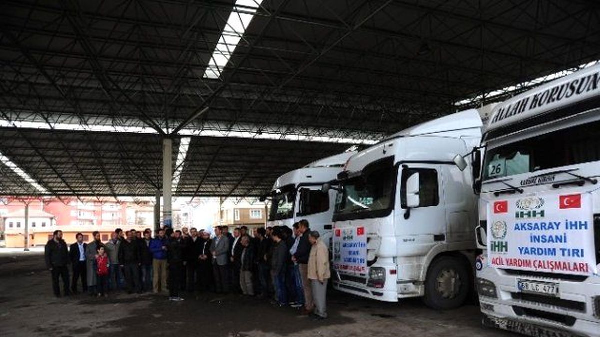 Aksaray İhh\'dan 3 Tır Yardım