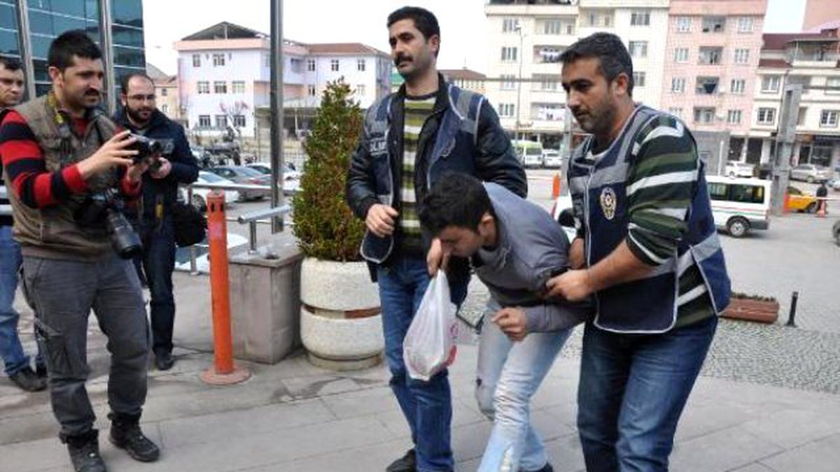 ATM\'yi Soymak İsterken Bacağını Kırdı