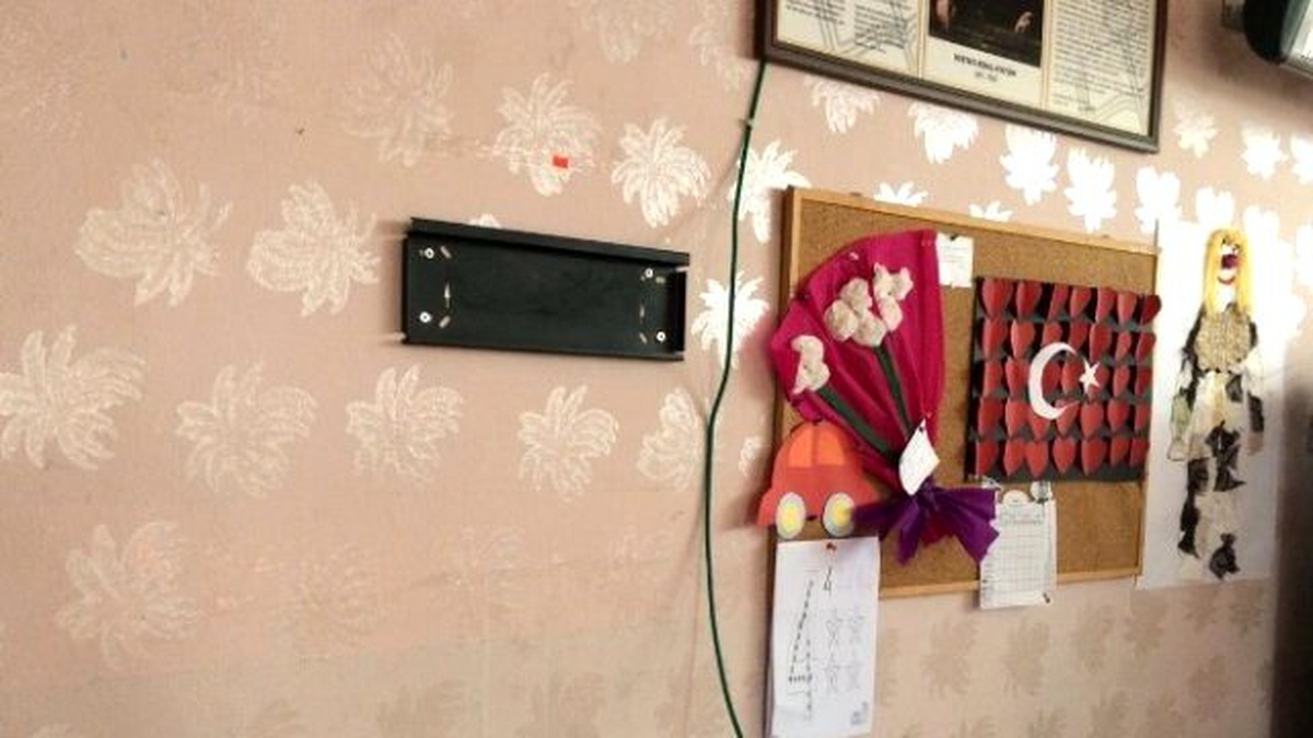 Cizre\'de Hırsızlar Anaokulundan 2 Televizyon Çaldı
