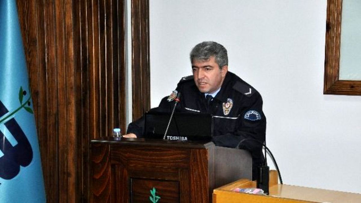 Edremit Belediyesi\'sinde Traktör Şoförleri Bilgilendirildi