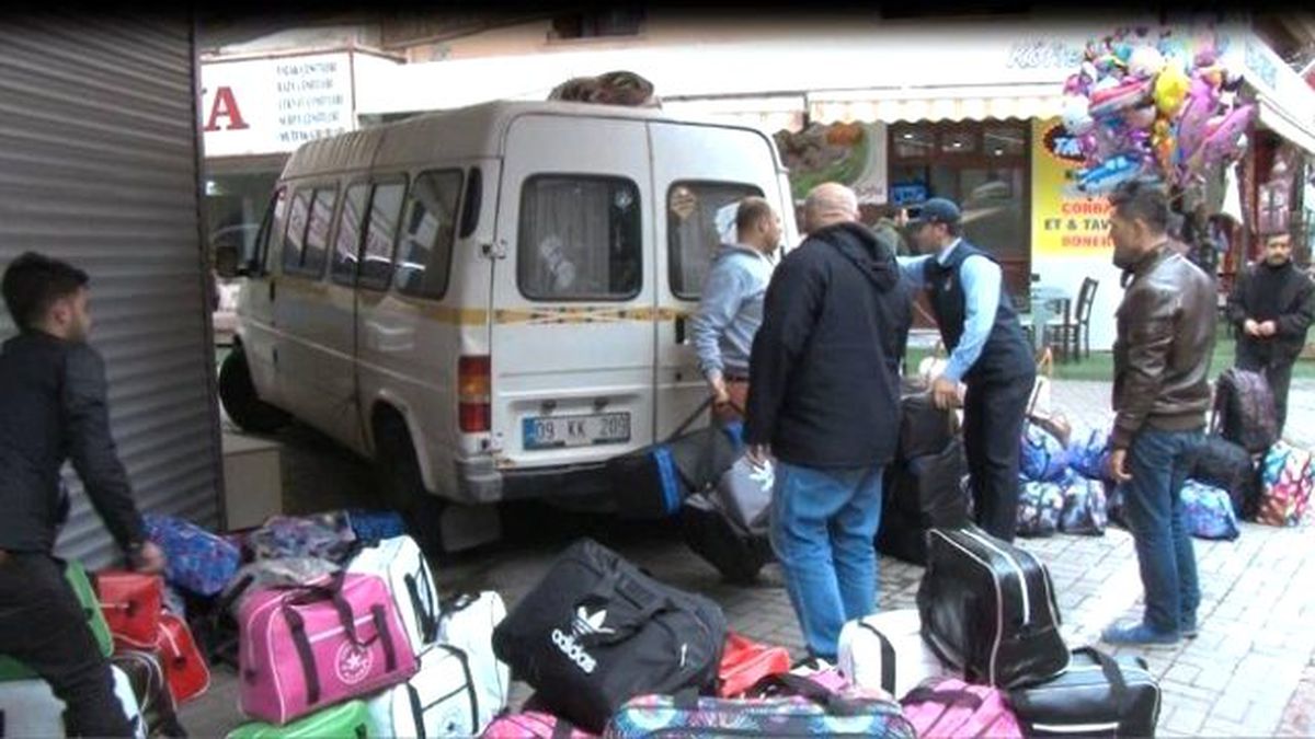 Efeler\'de Zabıtadan İşportacılara Baskın