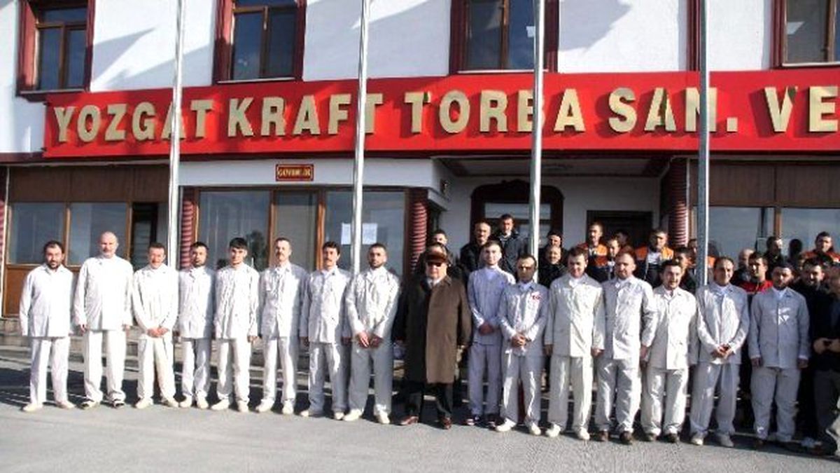 Hayırsever İş Adamı İşçilerini Umreye Gönderdi
