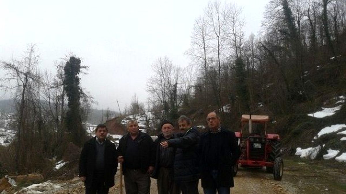Heyelan 30 Köy Yolunu Ulaşıma Kapattı