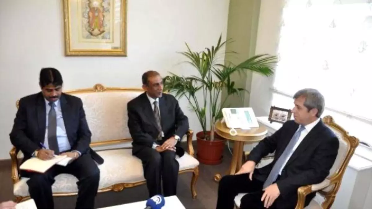 Hindistan Büyükelçisi Kulshreshth\'den Çanakkale\'de