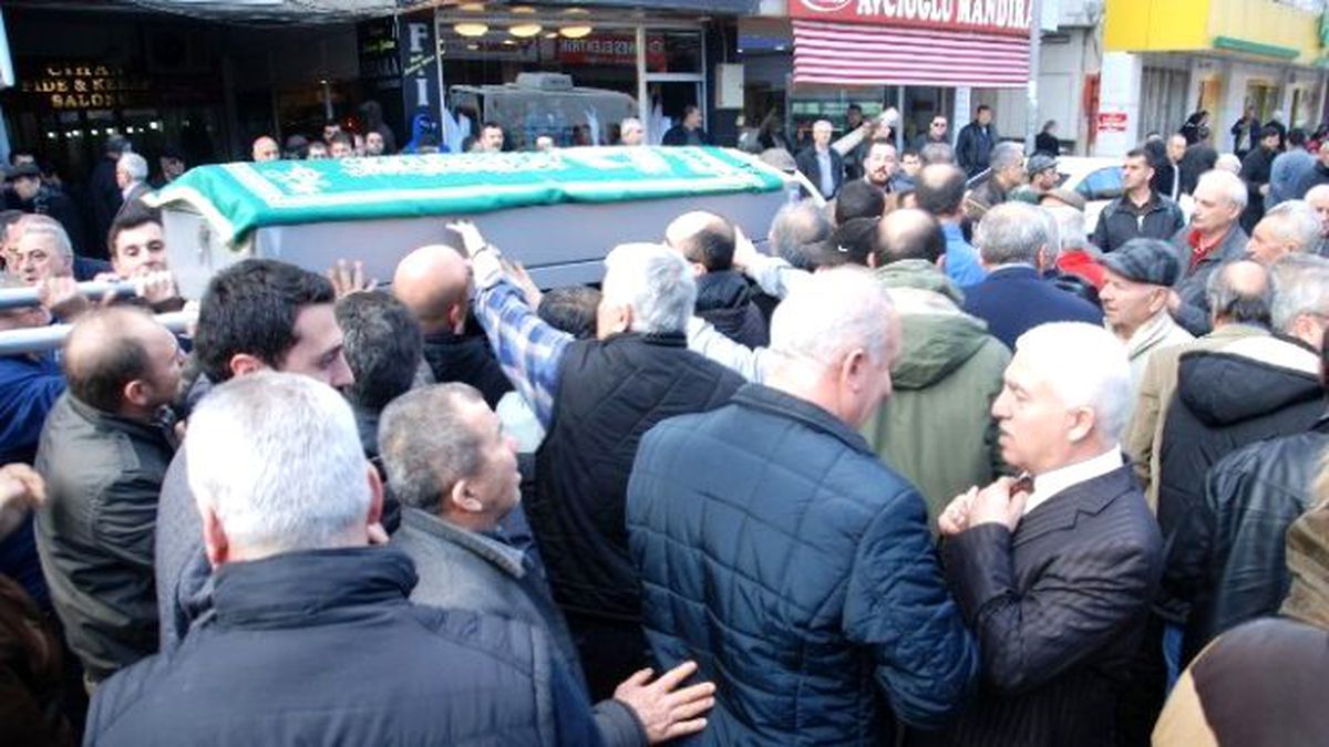 İsmail Ayvalıklı Son Yolculuğuna Uğurladı