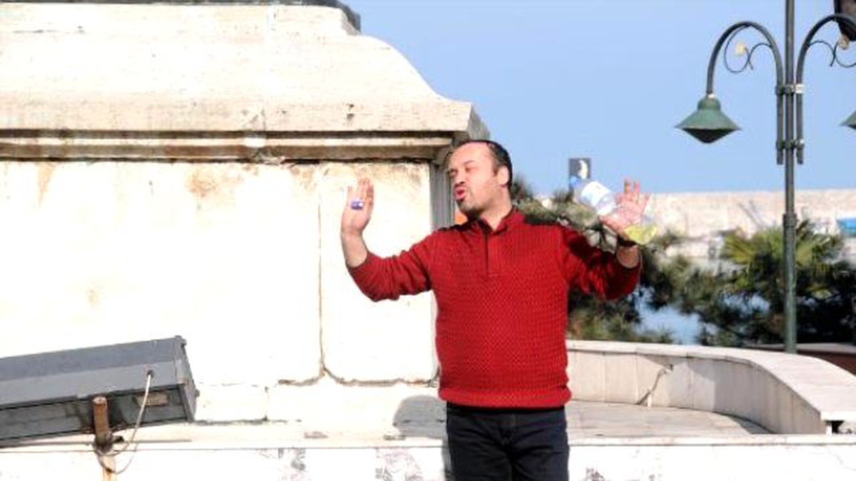 İşyeri Kapatılan Köfteci, Valilik Önünde Kendini Yakmak İstedi