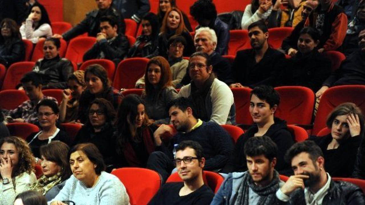 İtalyan Tiyatrosu Büyüledi