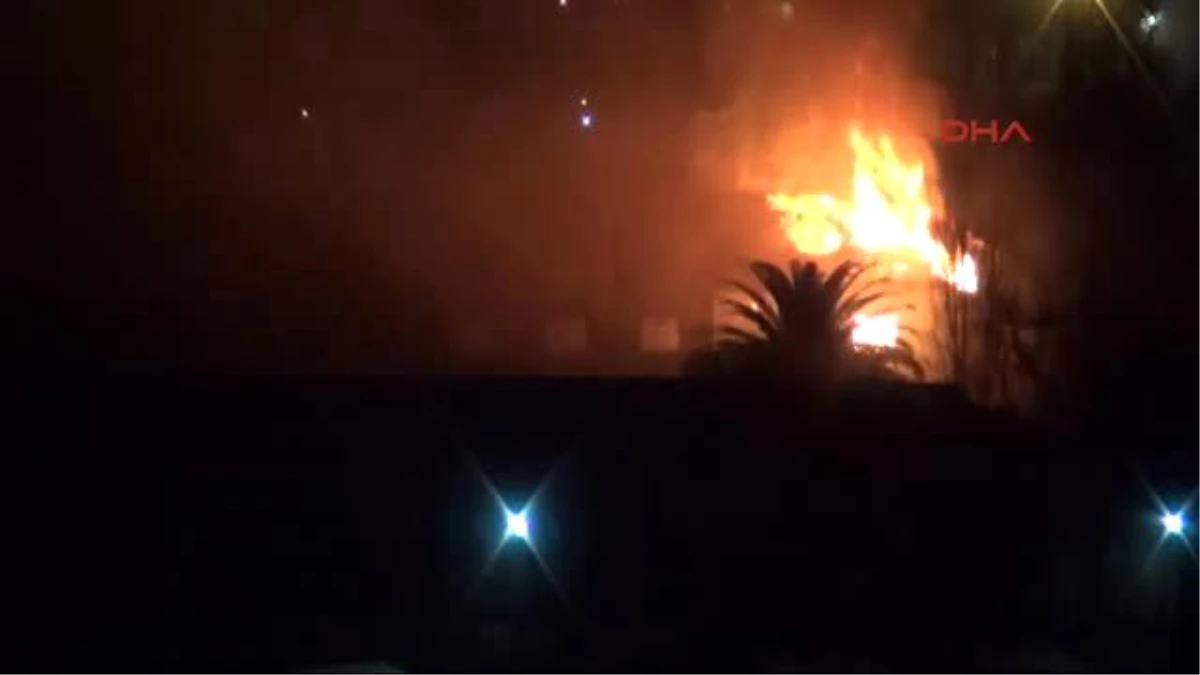 İzmir Alsancak\'ta Korkutan Yangın