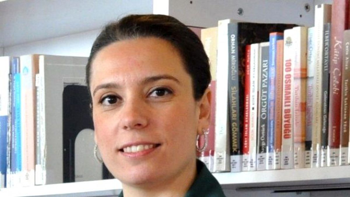 İzmir Üniversitesi Siyaset Bilimi ve Kamu Yönetimi Bölüm Başkanı Bürgin Açıklaması