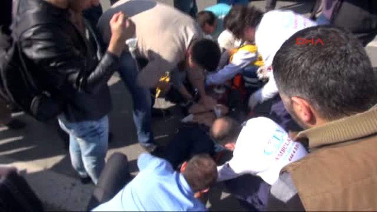 Kadıköy\'de Kaza Yapan Sürücü 16 Yaşında Bir Çocuk Çıktı