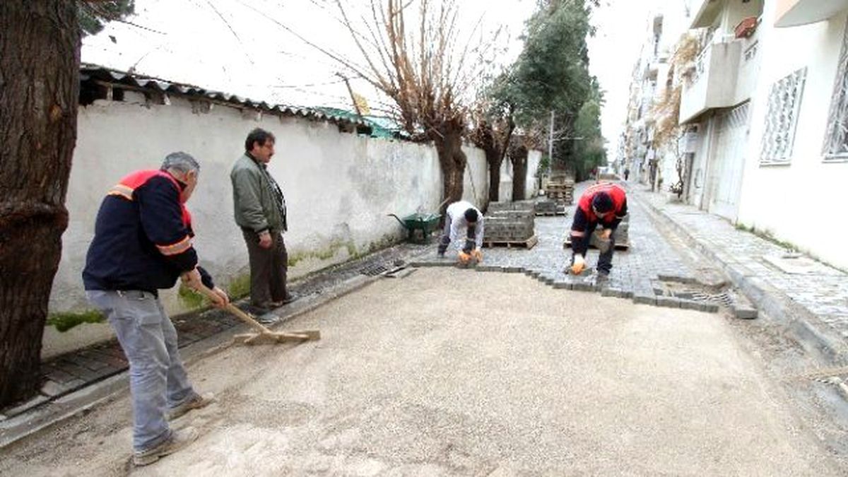 Karşıyaka\'da Sokaklar Yenileniyor