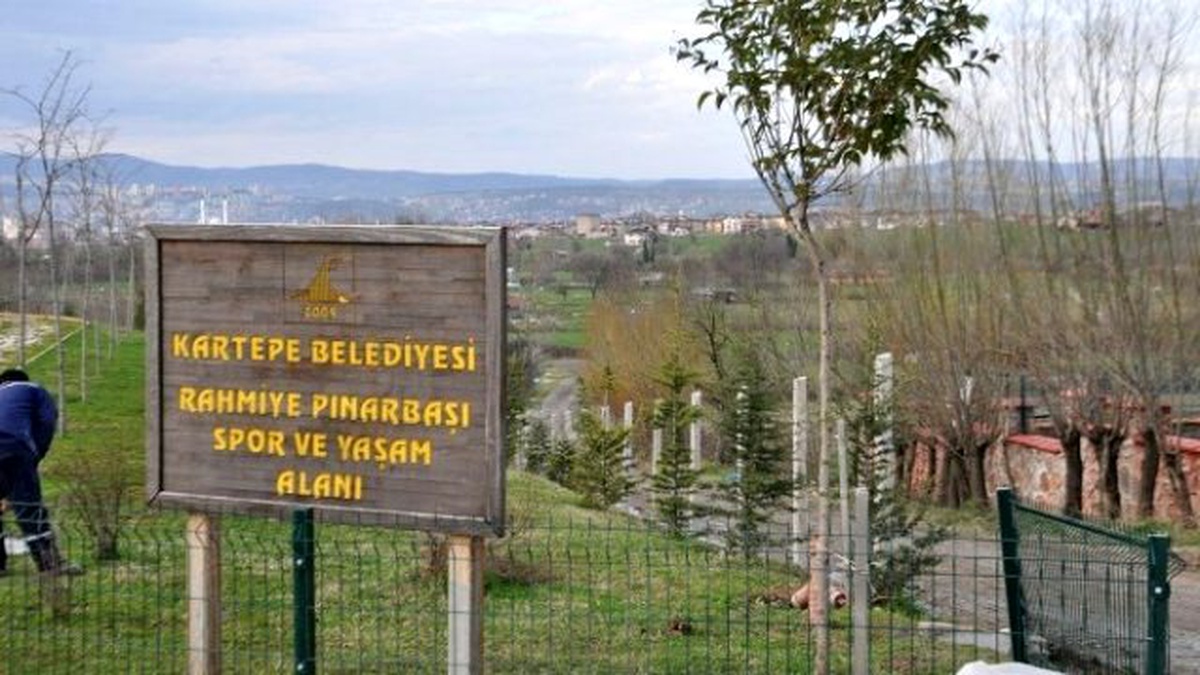 Kartepe Belediyesi Pınarbaşı Parkı\'nda Çalışma Yaptı