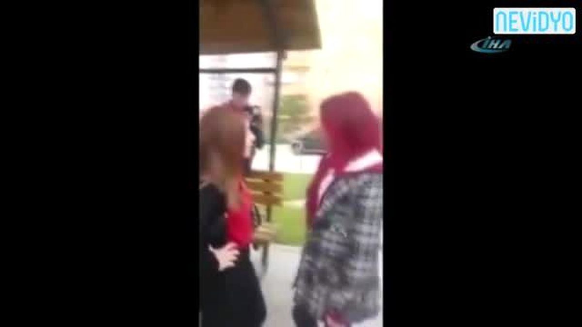 Kızlar Kavga Etti, Erkekler Bahis Oynadı