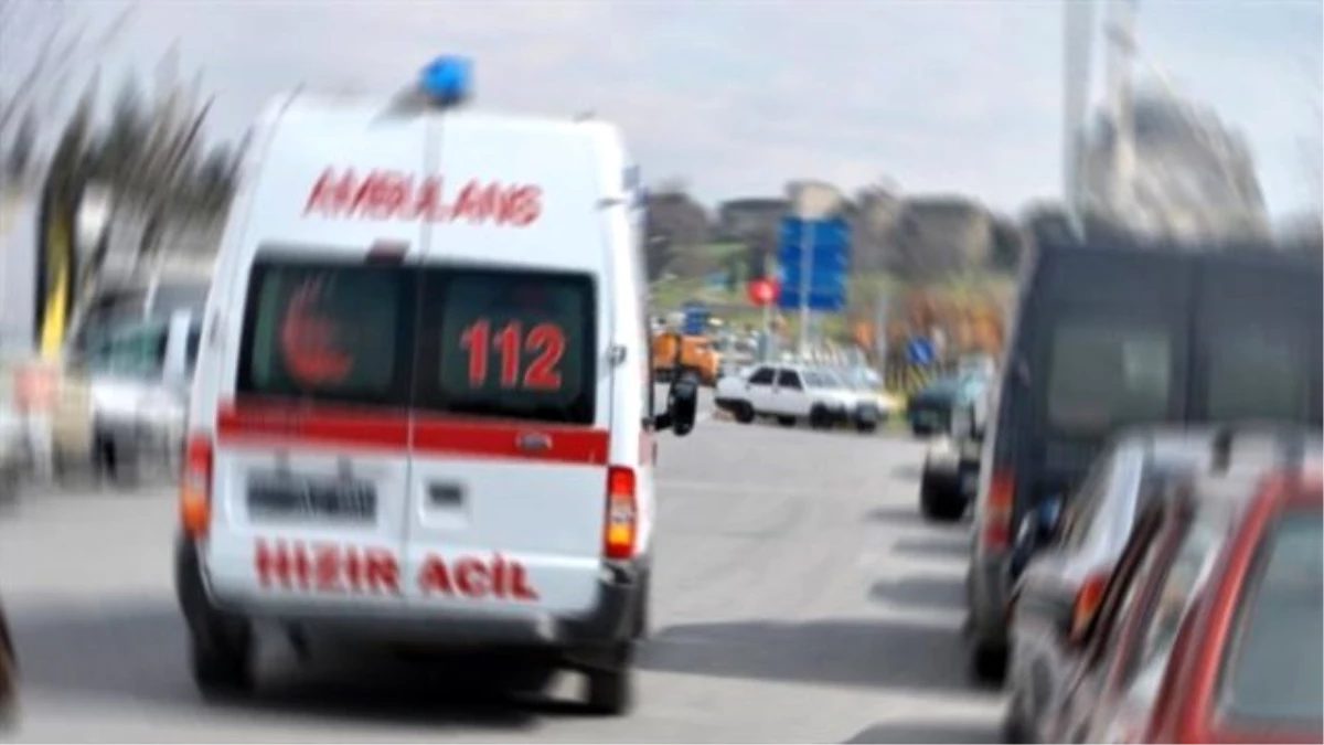Kocaeli\'nde Trafik Kazası: 2 Yaralı