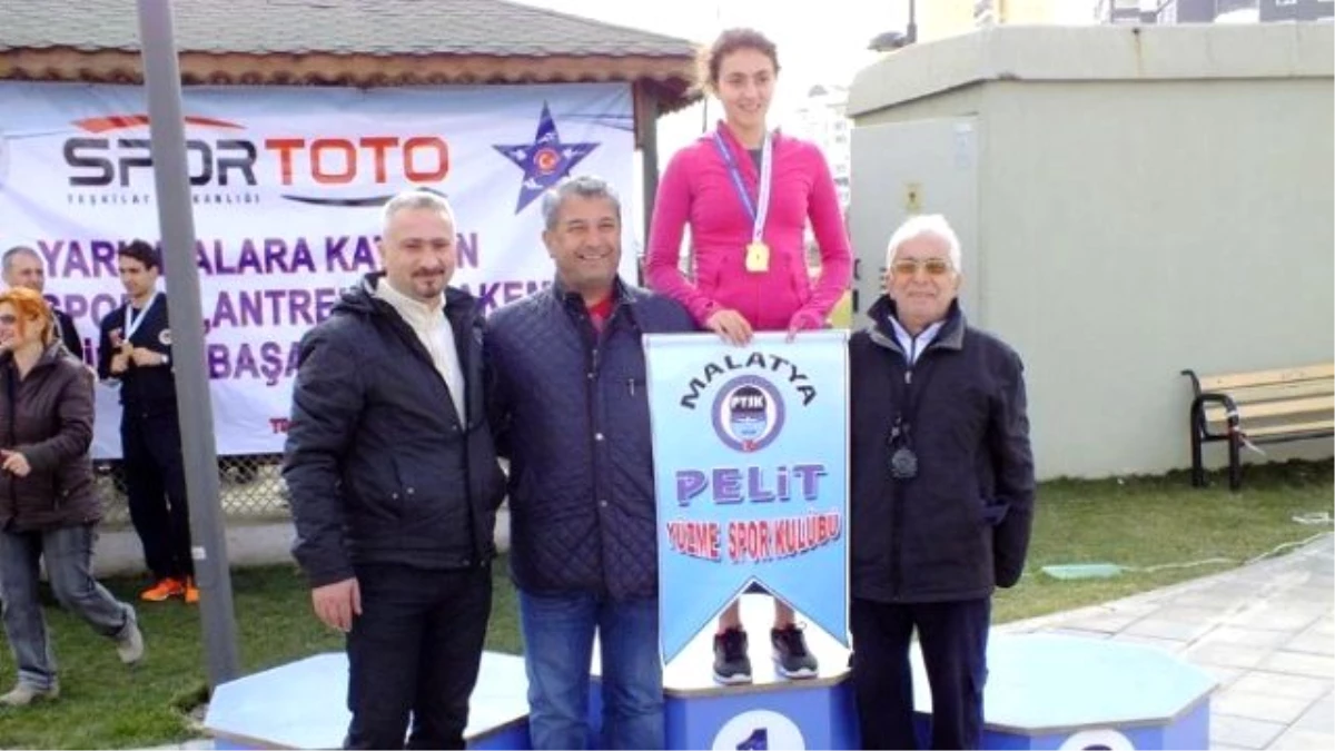 Malatya Pelit Yüzme Kulübü Dereceyle Döndü