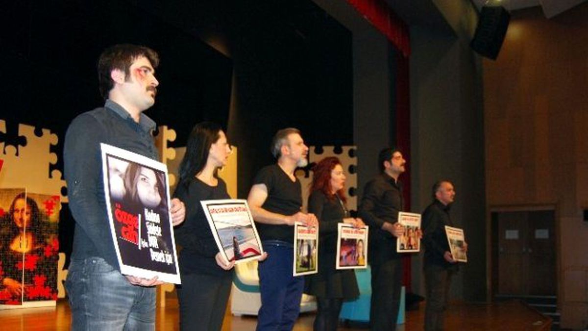Sahnede Kadın Cinayetlerini Protesto