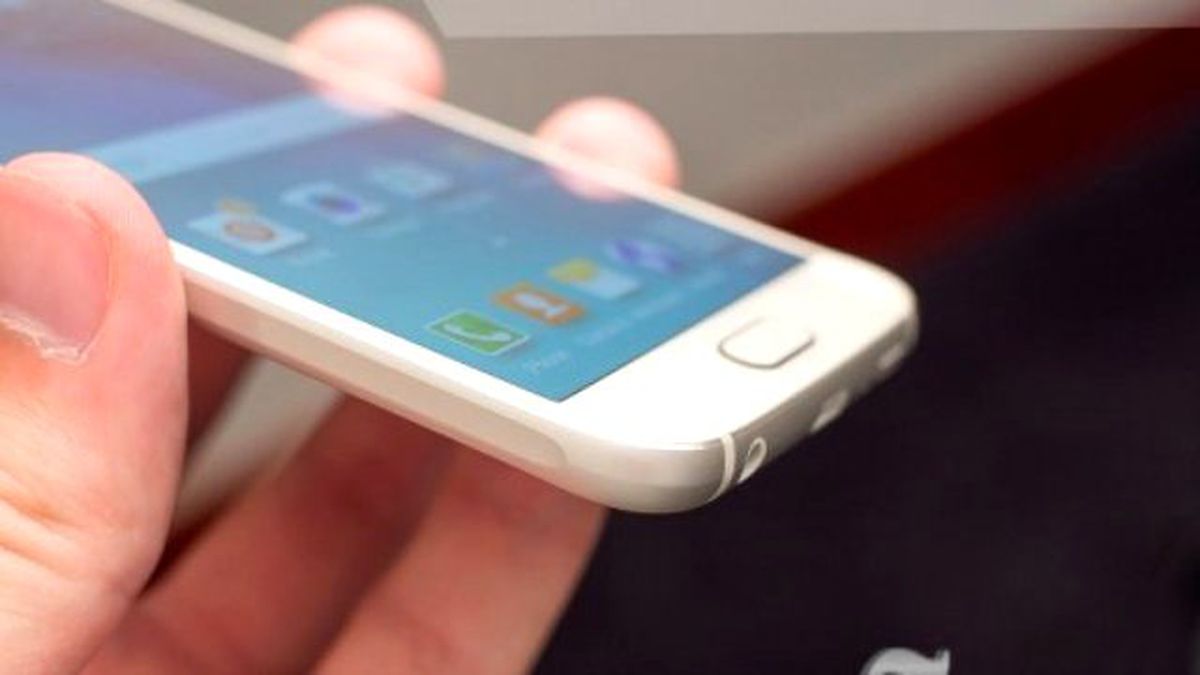 Samsung\'un Yeni Akıllı Telefonları S6 ve S6 Edge Satış Fiyatları!