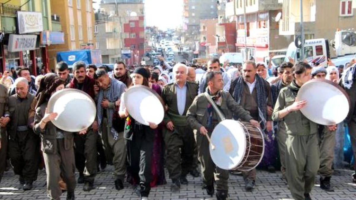 Şırnak\'ta \'Kıyafetime Dokunma\' Yürüyüşü