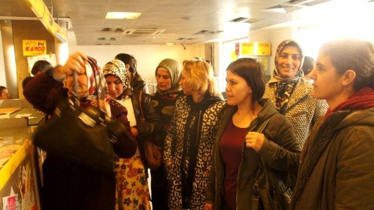 Tutuklu Kadınlara Kart Gönderildi