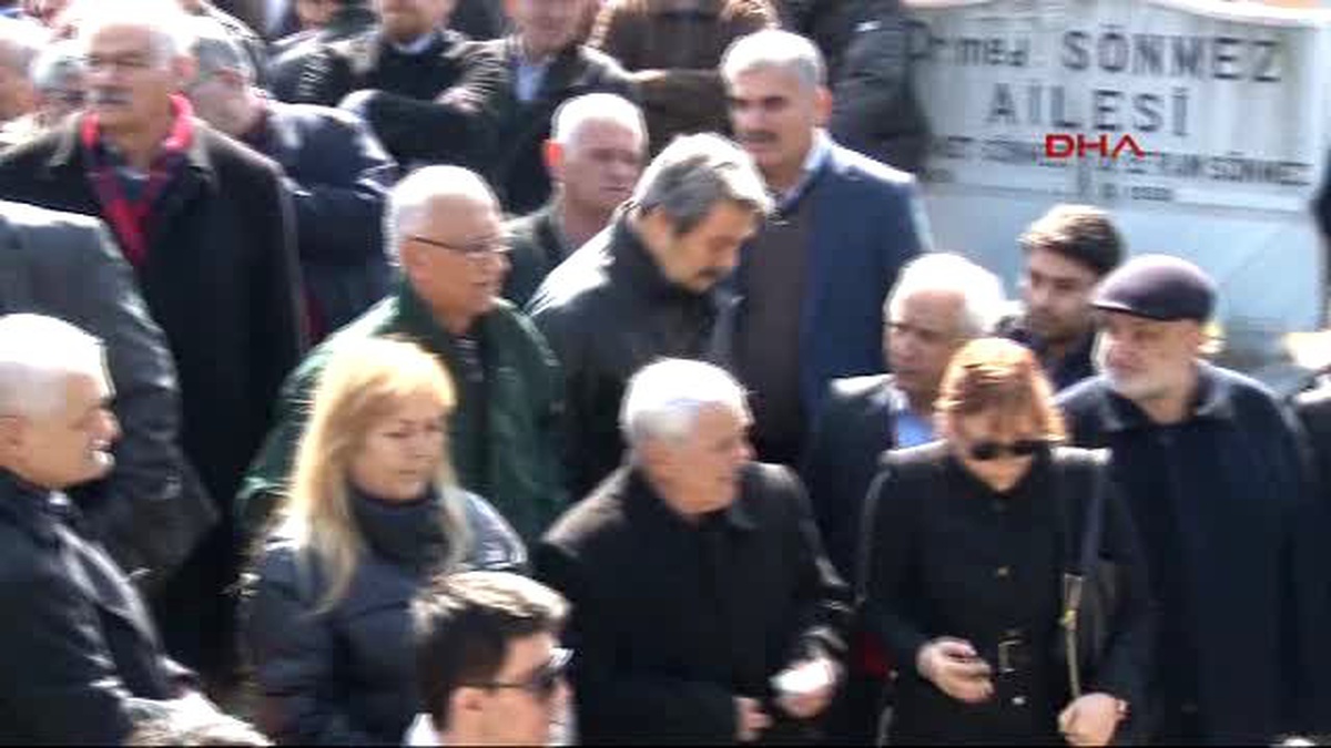 Yaşar Kemal\'in Cenazesi Toprağa Verildi