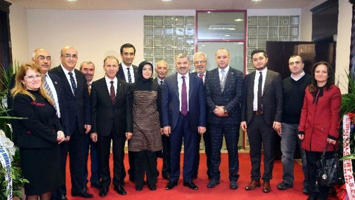 AK Parti İl Yönetimi\'nden Tebrik Ziyareti