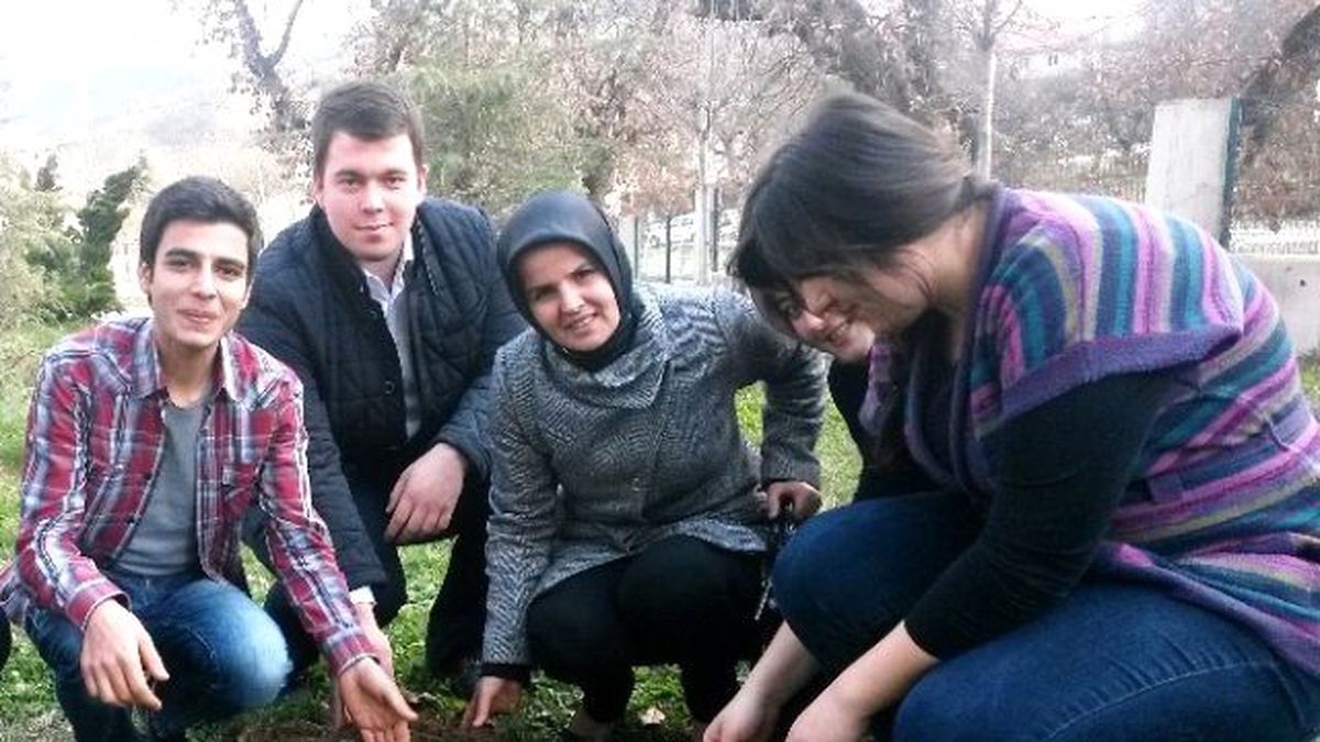 Ak Partili Hanımlar Fidan Dikti