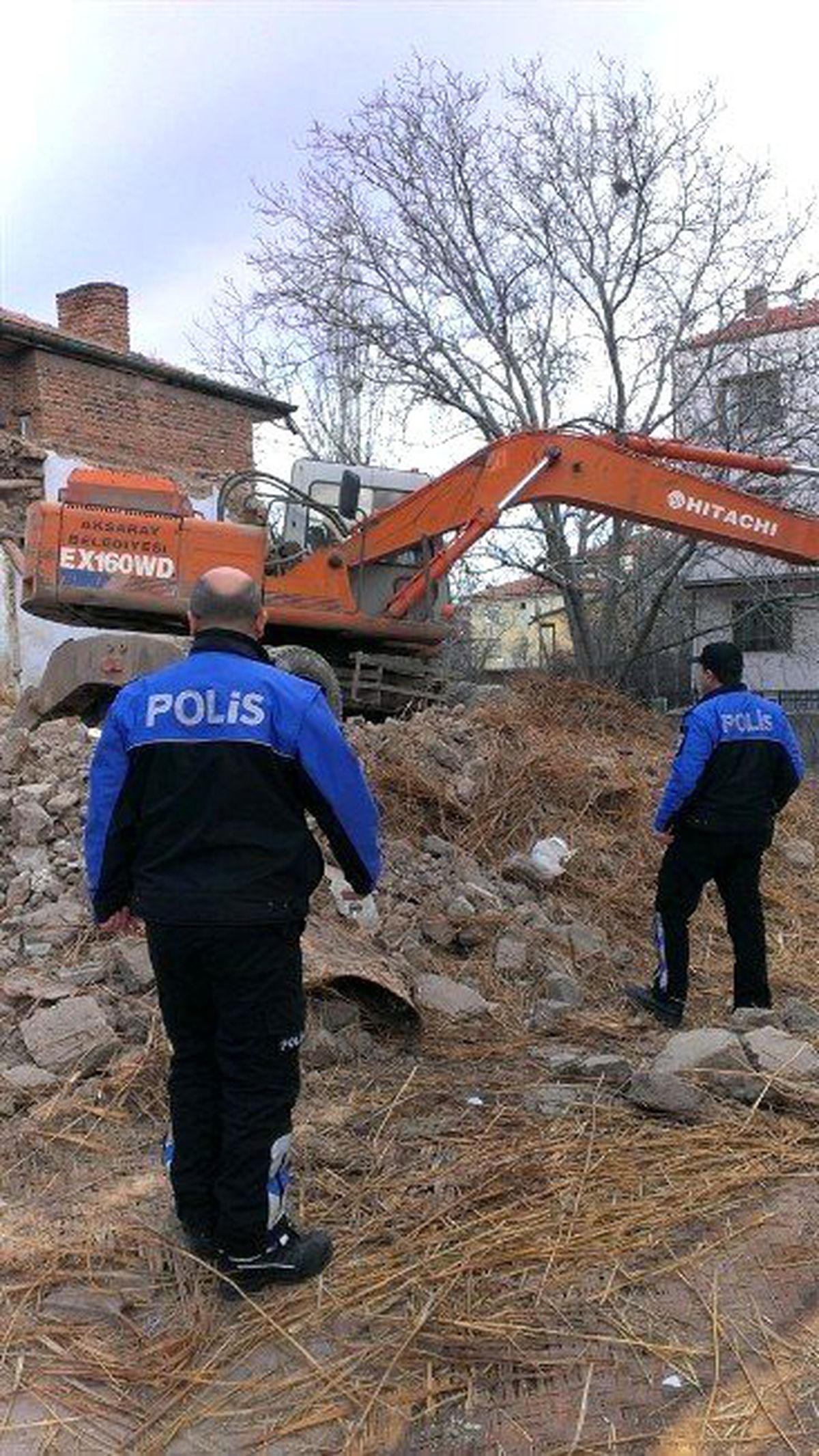 Aksaray\'da Metruk Binalar Yıkılıyor