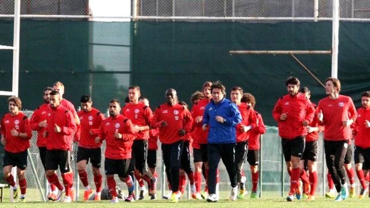 Antalyaspor, Samsun Deplasmanından 3 Puanı Hedefliyor