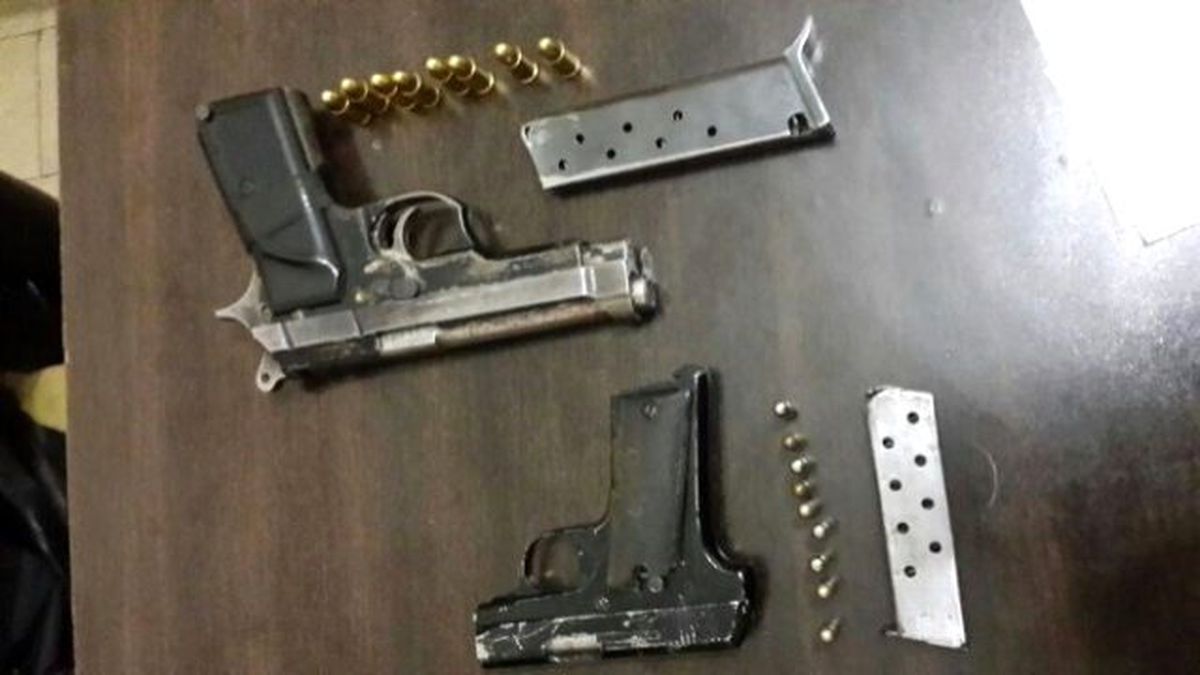 Bağlar\'da Polis 20 Adet Ruhsatsız Tabanca 8 Adet Av Tüfeği ile 195 Adet Fişek Yakaladı