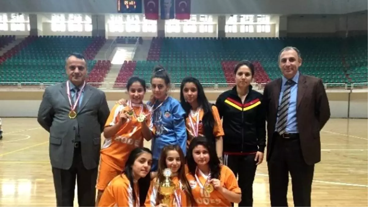 Bağlar, Futsalda İl Birincisi Oldu