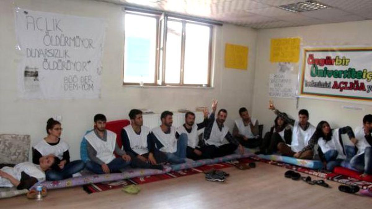 Bingöl Üniversitesi\'ndeki Öğrencilerin Açlık Grevi Sürüyor