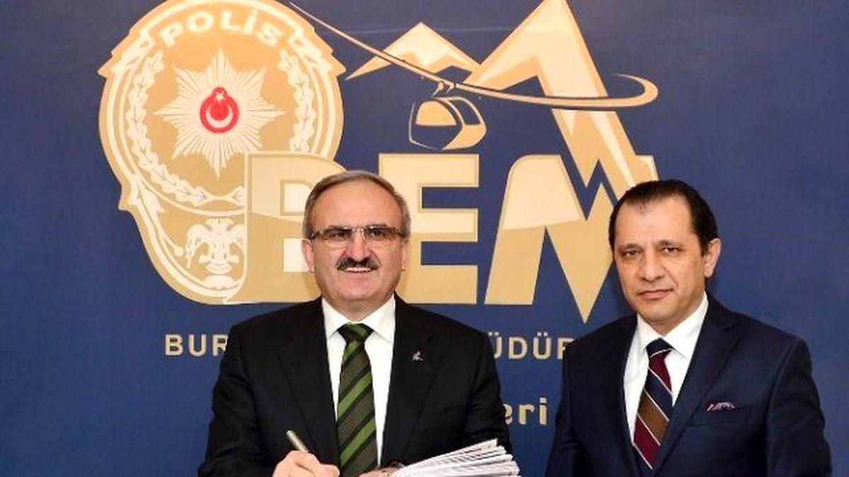Bursa Valisi Karaloğlu\'ndan Emniyet Müdürü Yıldız\'a Ziyaret