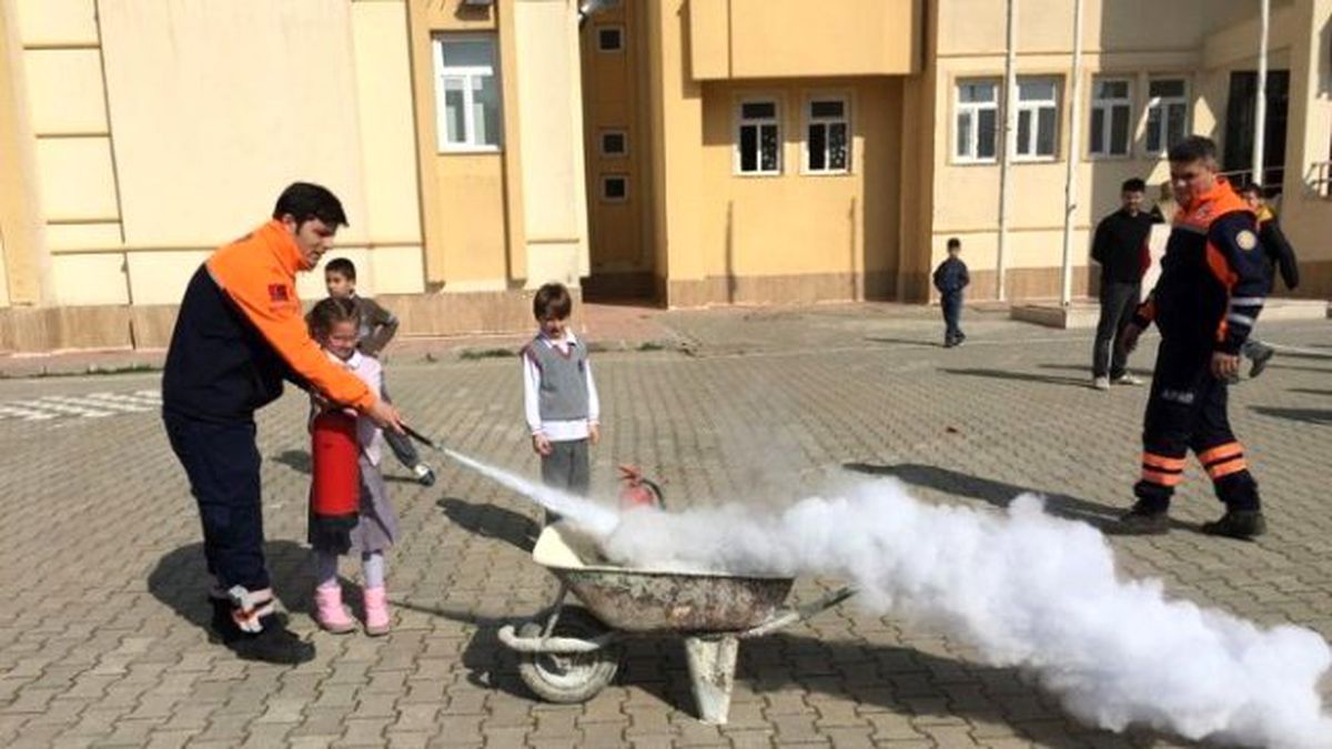 Çanakkale\'de Afad Okullara Eğitim Verdi