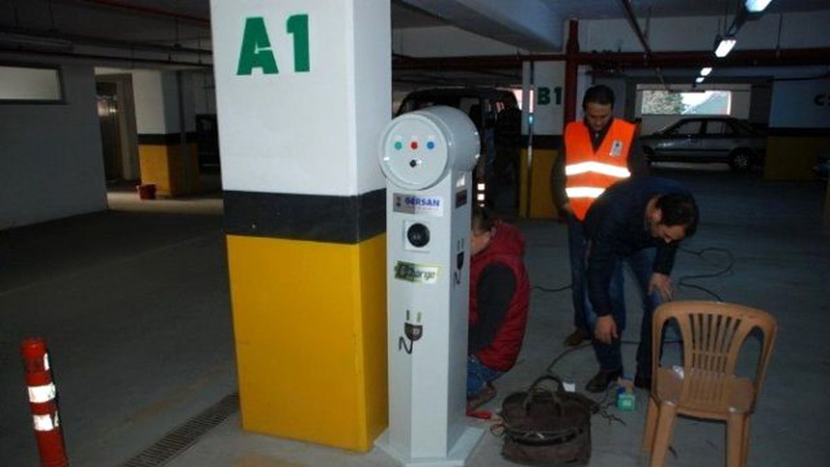 Çaycuma Araç Otoparkına Elektrikli Şarj Ünitesi Konuldu